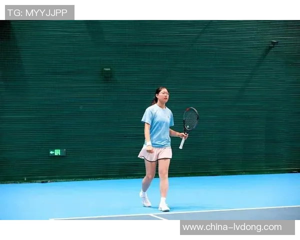 上海网球队成长之路：从青涩少年到网球精英的奋斗历程